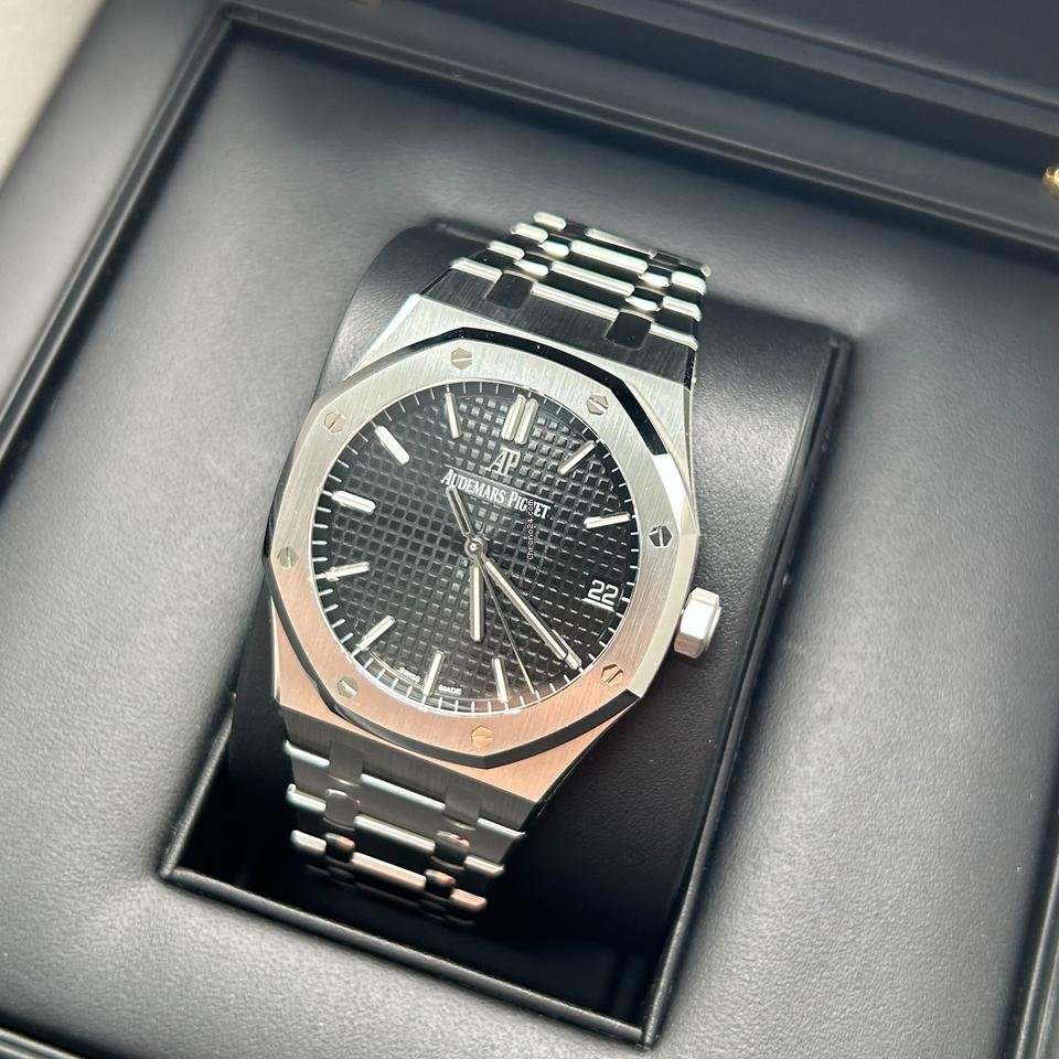 Audemars Piguet Royal Oak black Dial 15500 model super master clone watch