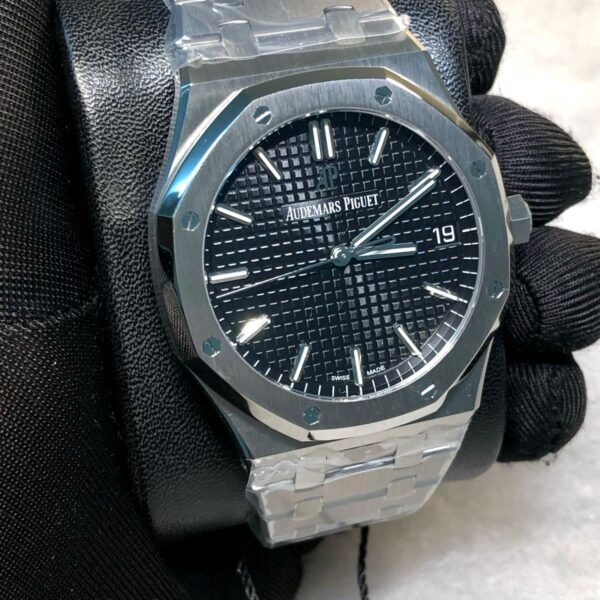Audemars Piguet Royal Oak black Dial 15400 model super master clone watch